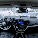 AutoX 发布上海中心城区首个 RoboTaxi 公开运营，基于 FCA 大捷龙车型